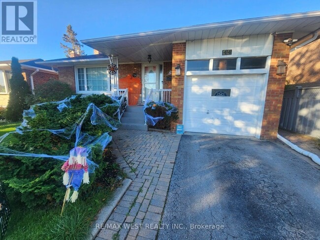 Building Photo - 44 Landron Crescent