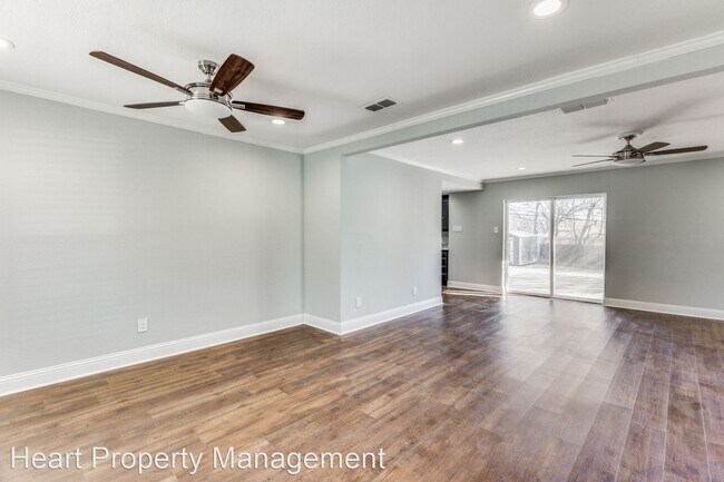 Building Photo - 3 br, 2 bath House - 409 Live Oak Dr
