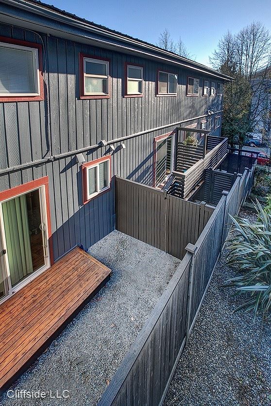 Building Photo - 906 N 35th St