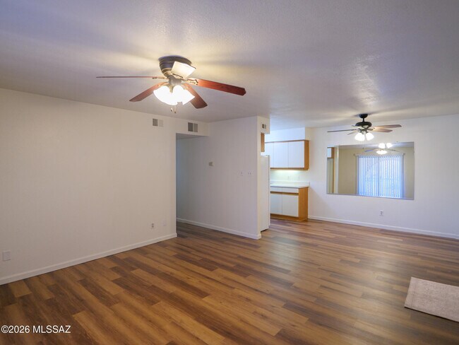 Building Photo - 6331 N Barcelona Ct