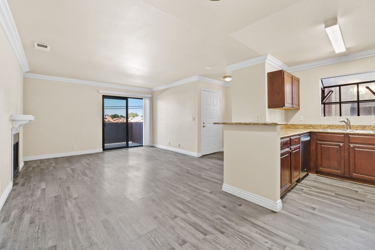 Primary Photo - Las Vegas Strip Nearby / Gated 2nd Floor C...