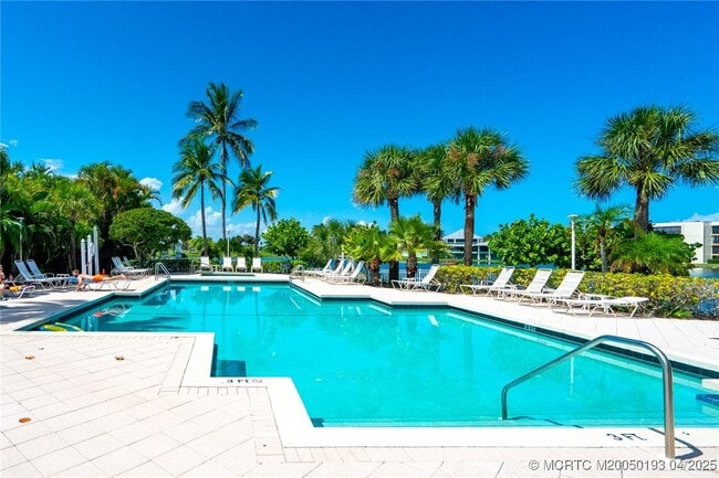 Building Photo - 5799 NE Island Cove Way