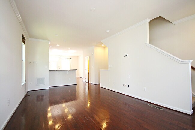 Foto del edificio - Pet-Friendly N. Albemarle End-Unit Townhome