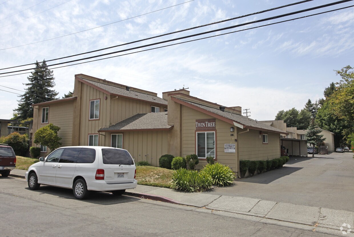 Primary Photo - Twin Tree Apartments