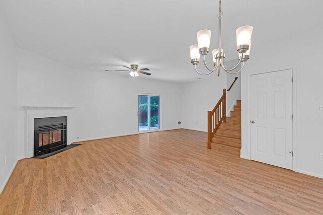 Building Photo - 417 Belmont Cir
