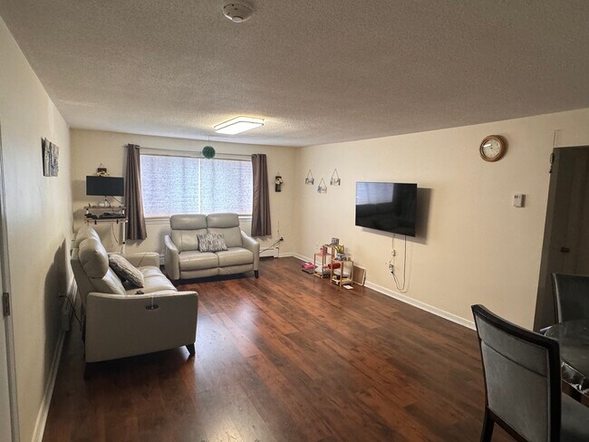 Photo - 13 Hallmark Gdns Apartment