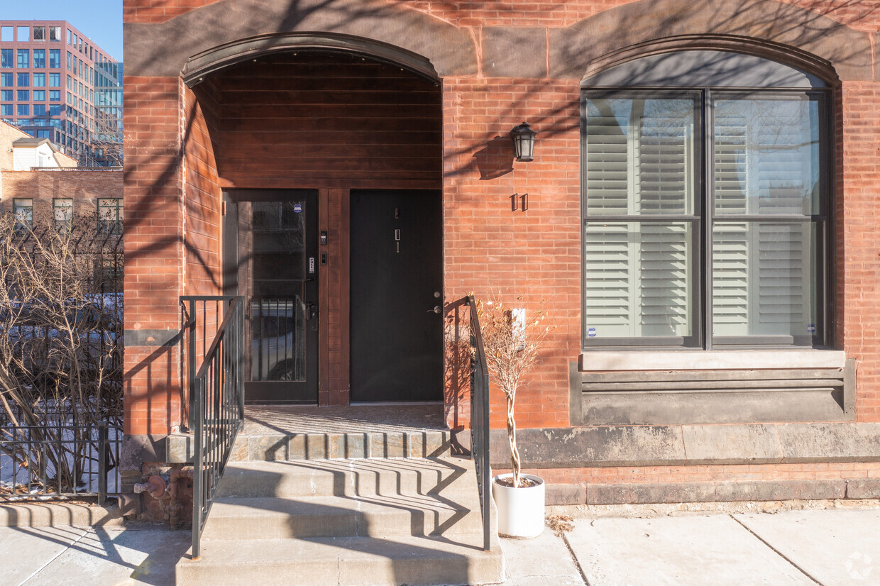 Entrance - 11 N Carpenter St