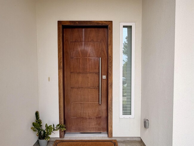 Building Photo - 9653 McPherson Rd