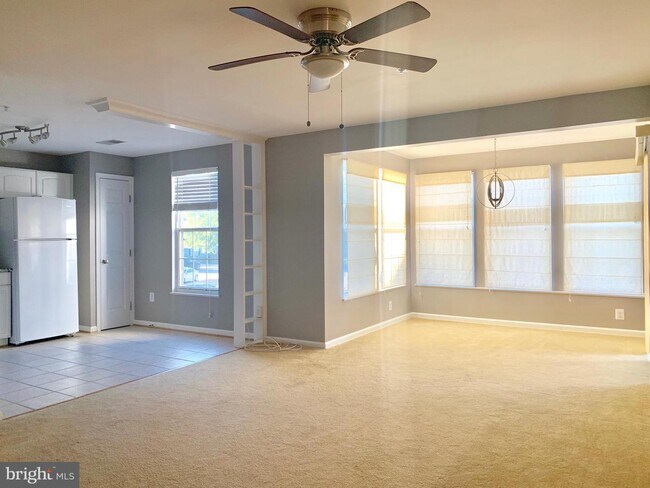 Building Photo - 7518 Snowpea Ct