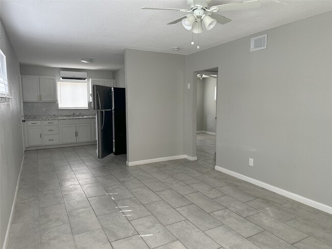 Foto del edificio - 3839 Mt Pleasant St