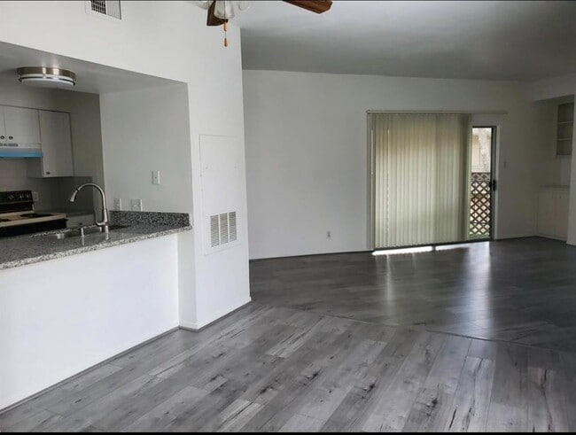 Building Photo - 6500 Harbor Town Dr