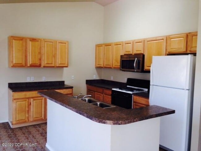 Building Photo - 3 Bed / 2 Bath Midtown Townhouse!