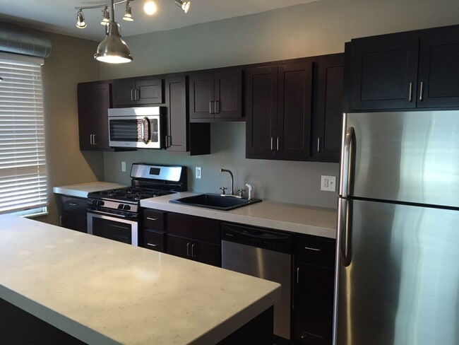 Photo - 6405-6407 Bartlett Apartment