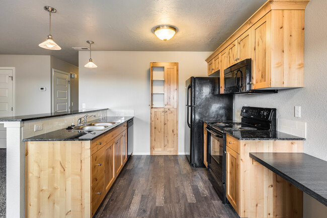 Foto del edificio - 800 N Maple Grove Rd
