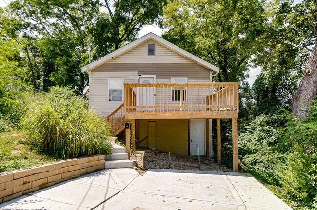 Foto del edificio - 2 Bedroom, 1 Bath With Amazing Views!