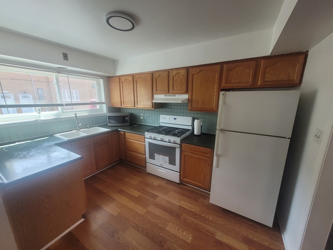 Primary Photo - 7900 W Lawrence Ave
