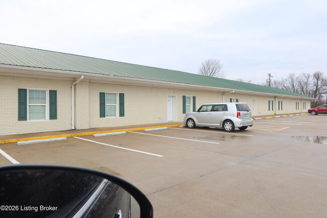 Building Photo - 106 Peonia Rd