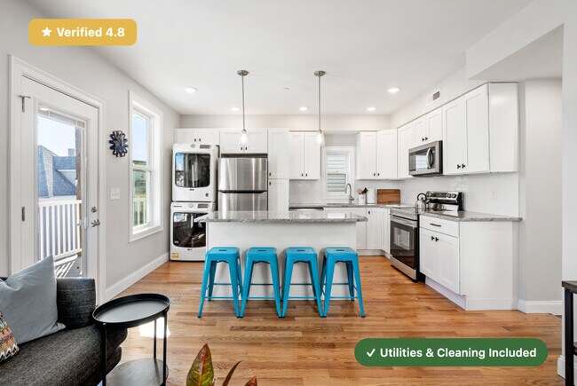 Foto del edificio - Furnished Private Bedroom in East Boston