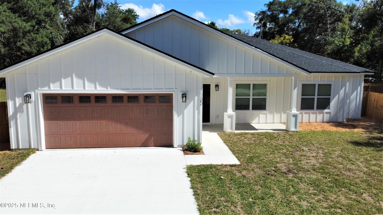 Primary Photo - 1135 Fruit Cove Rd