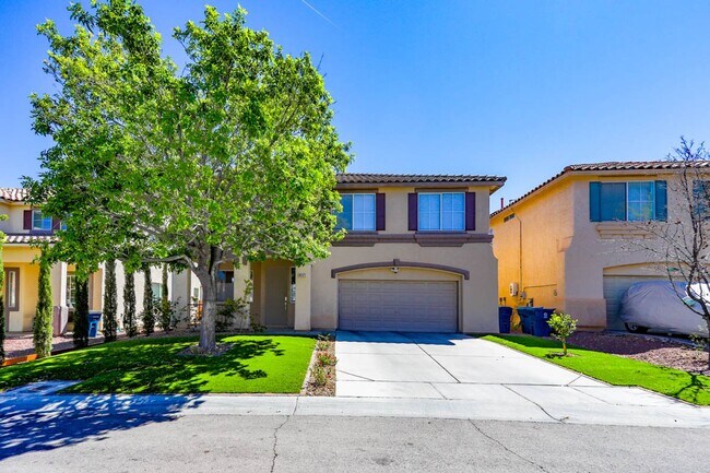 Building Photo - Southwest Pool Home With First Floor Bed And Bath