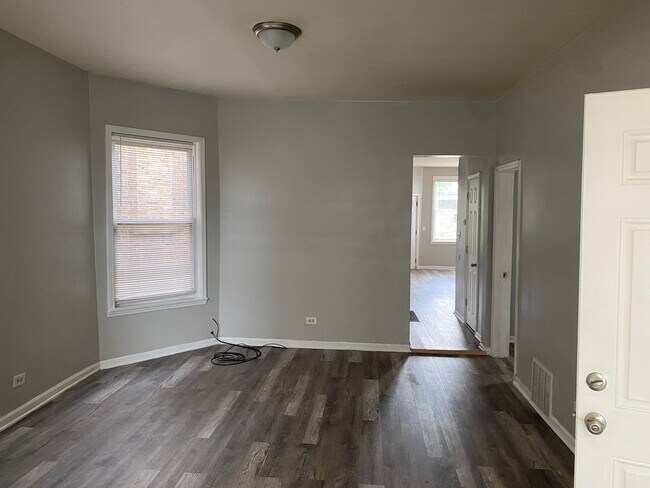 Foto del edificio - 7240 S Langley Ave