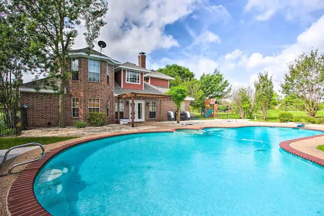 Foto del edificio - 4 Bed 3.5 Bath on 10 Acres in McKinney