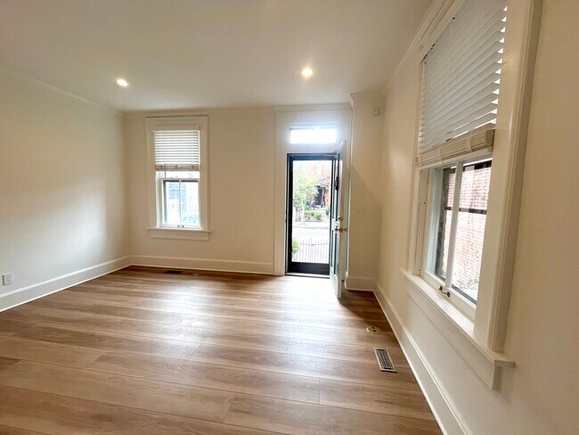 Foto del edificio - 670 Mohawk St