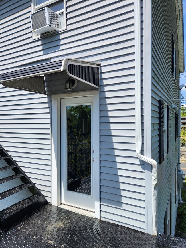 Building Photo - 336 Hamilton Ave