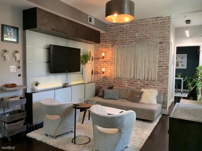 Building Photo - 1 br, 2 bath Condo - 315 G St NE