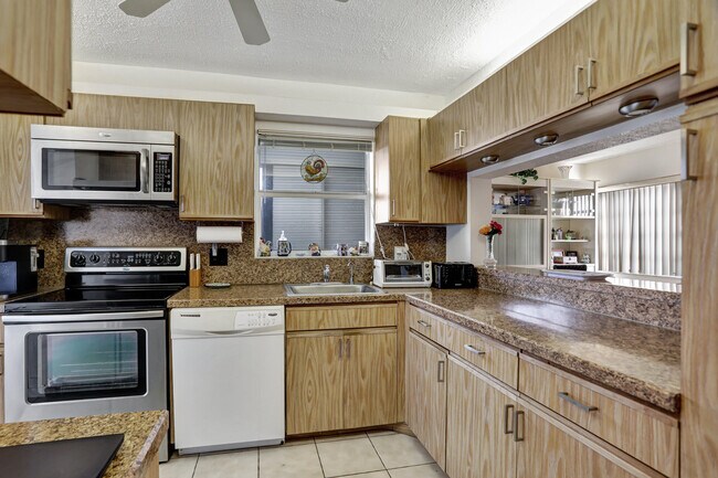 Foto del edificio - 3485 Environ Blvd