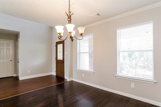 Foto del edificio - 8746 Farm Ridge Ln