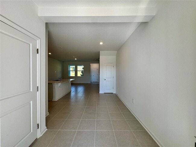 Building Photo - 2819 Maloof Dr