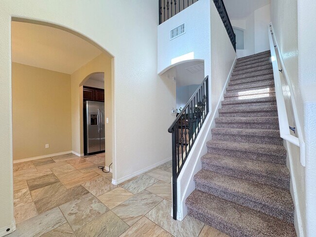 Foto del edificio - East El Paso 4bed/2.5bath Refrig A/C with Solar Panels!