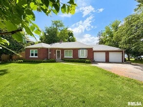 Building Photo - 136 E Hazel Dell Ln