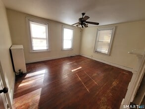 Building Photo - 5 Oak Pl