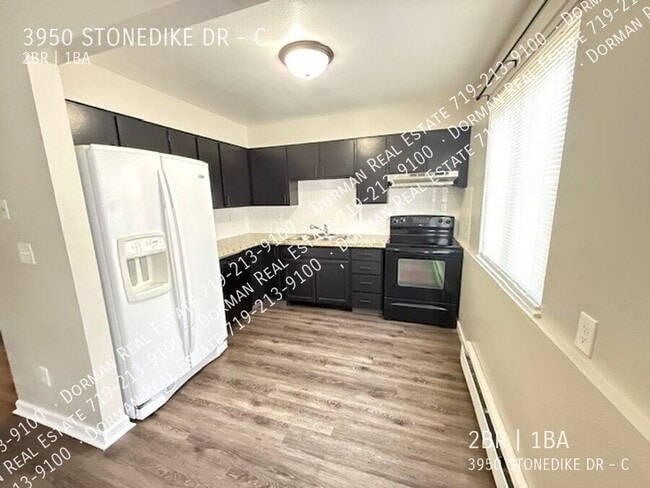 Building Photo - 3950 Stonedike Dr