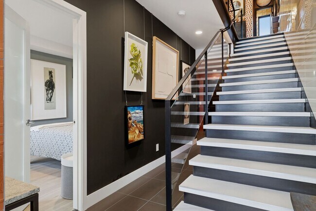 Foto del edificio - Luxury Furnished Rental in the Heart of Denver - Custom finishes meets undeniable style!