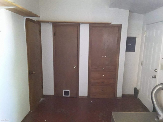 Building Photo - 2 br, 1 bath Apartment - 4217 N Burns Road