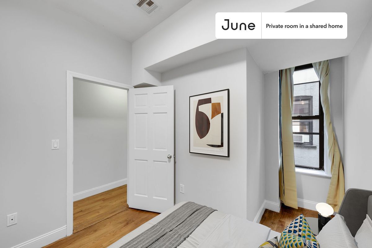 Primary Photo - Private bedroom in 4 bed/1 bath Home