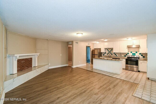 Building Photo - 7215 Sharbeth Dr S