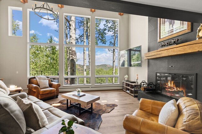 Foto del edificio - 215 Maple Ridge Ln