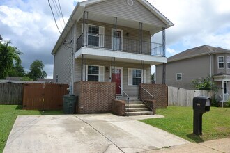 Building Photo - 614 N Highland Park Ave
