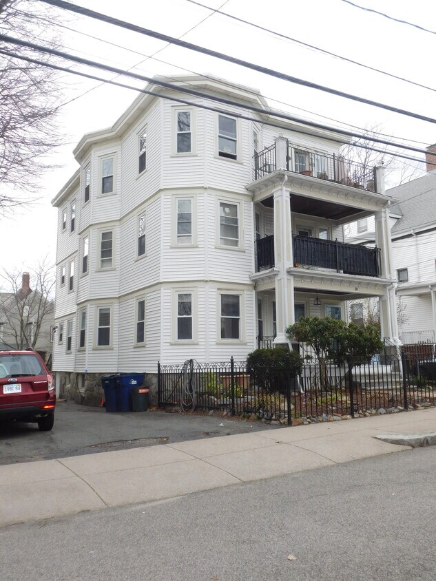 Primary Photo - 30 Hewlett St