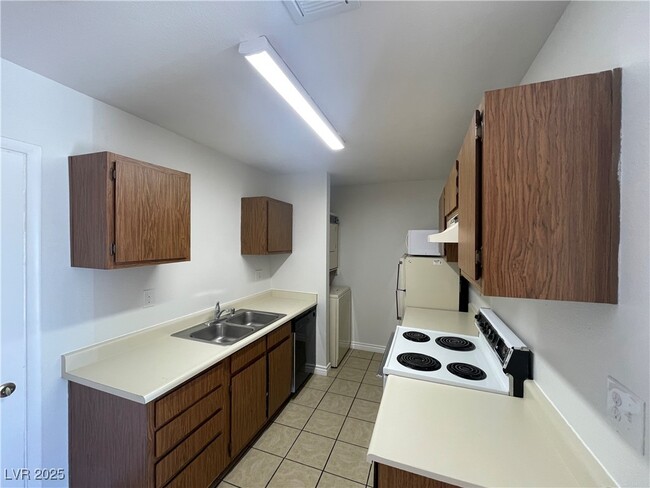 Building Photo - 1303 Darlene Way