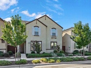 Building Photo - 7514 Clear Lake Aly