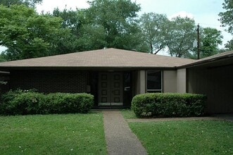 Building Photo - 7514 Romney Rd