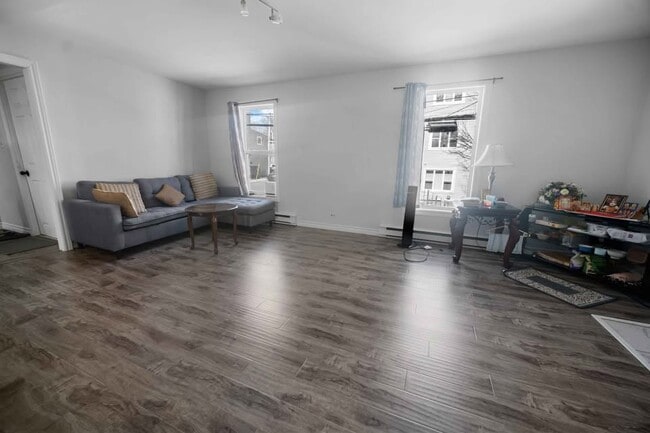 Building Photo - 23 Freshwater Rd