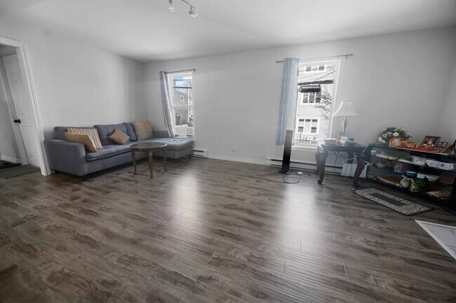 Photo du bâtiment - 23 Freshwater Rd