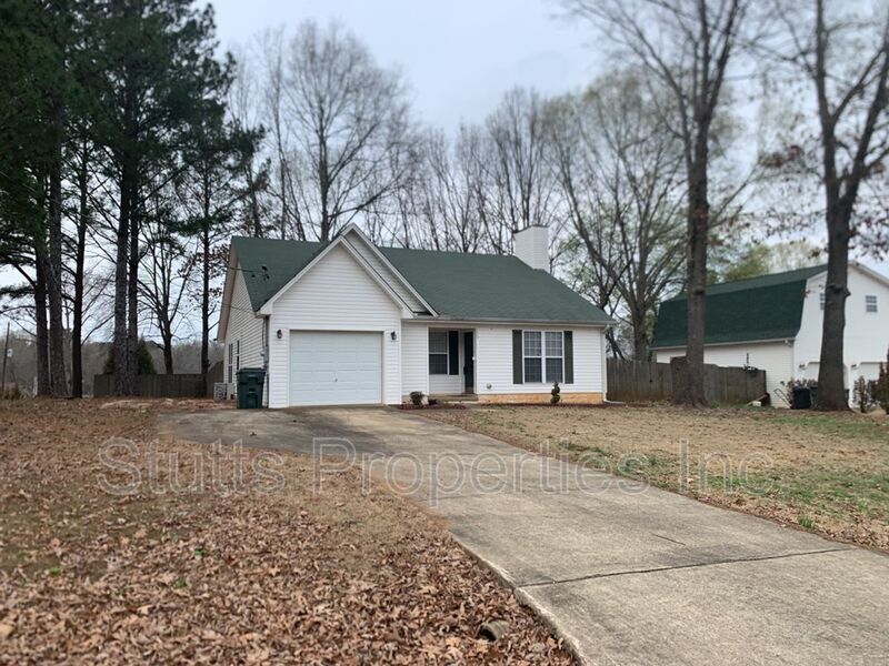 190 Hampton Cir, Muscle Shoals, AL 35661 House Rental in Muscle