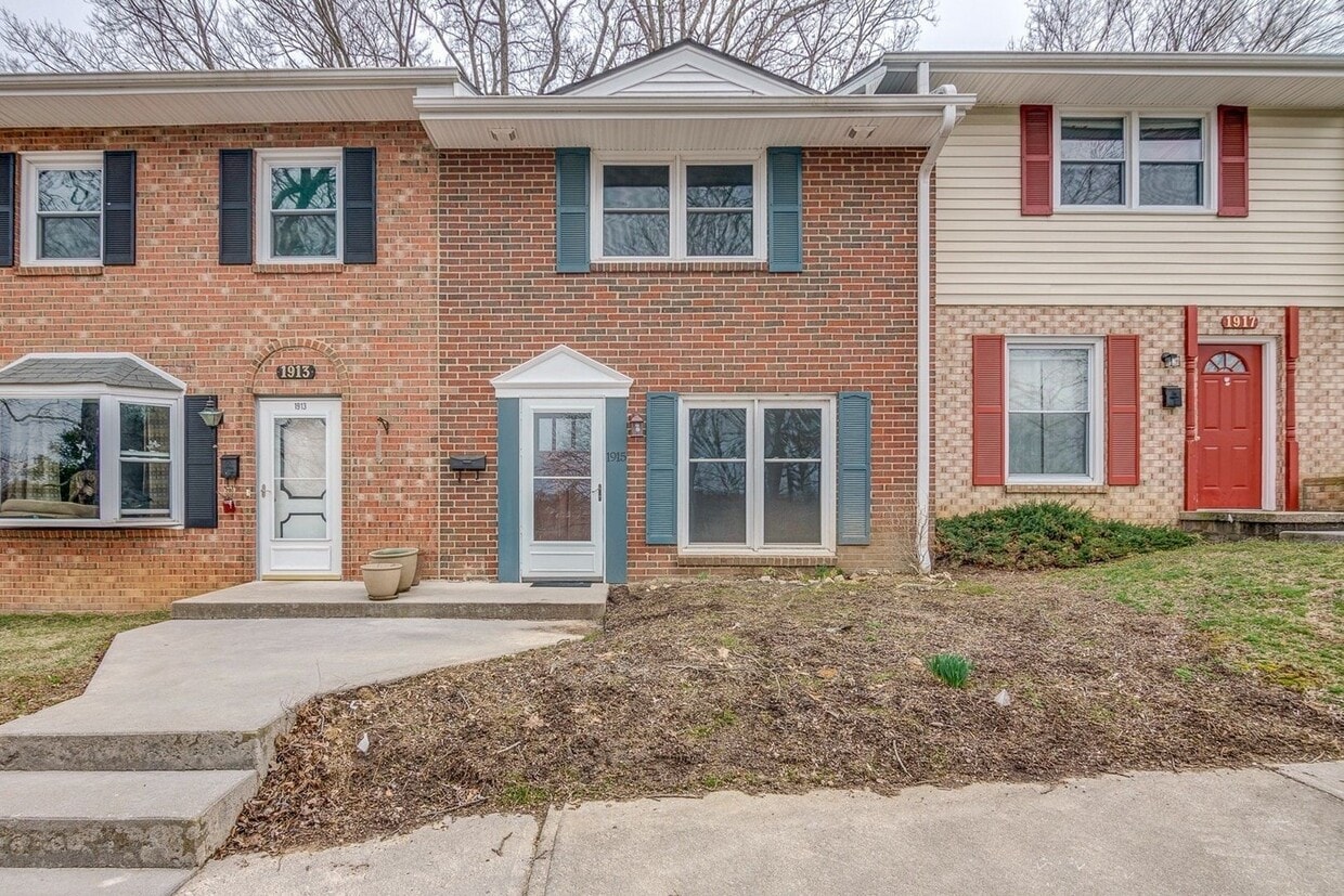 Photo - 1915 Sussex | Townhouse | 2 Bedroom 1.5 Bath | 07/16/2026